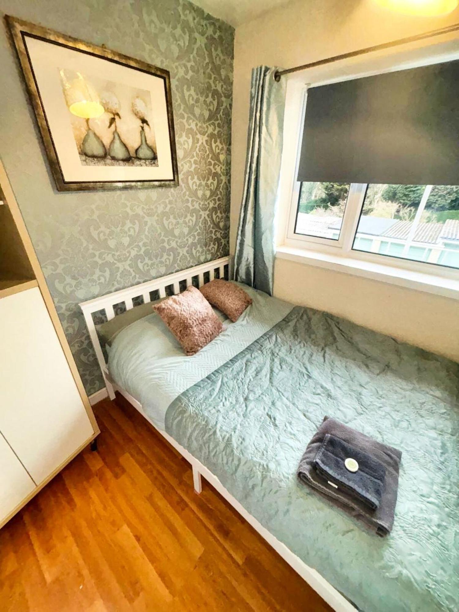 Doncaster - Boswell - Large Balcony Apartment - 2 Double Beds - 2 Bedrooms - Close To Town & Racecourse - Off Street Parking 2 Cars - Fast Wifi Exterior foto